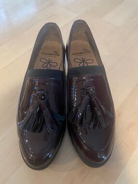 Wondersfly  Women's Patent Tassel Slip-On Loafers in Burgundy